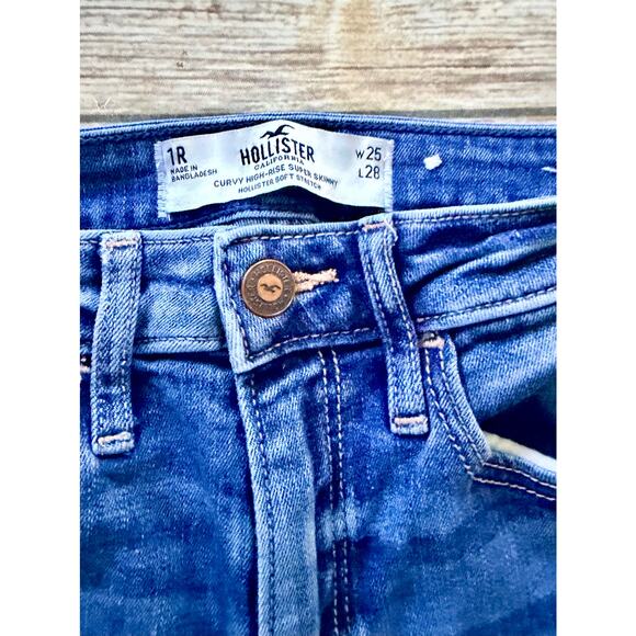 HOLLISTER CURVY SUPER HIGH RISE JEANS - Picture 3 of 8